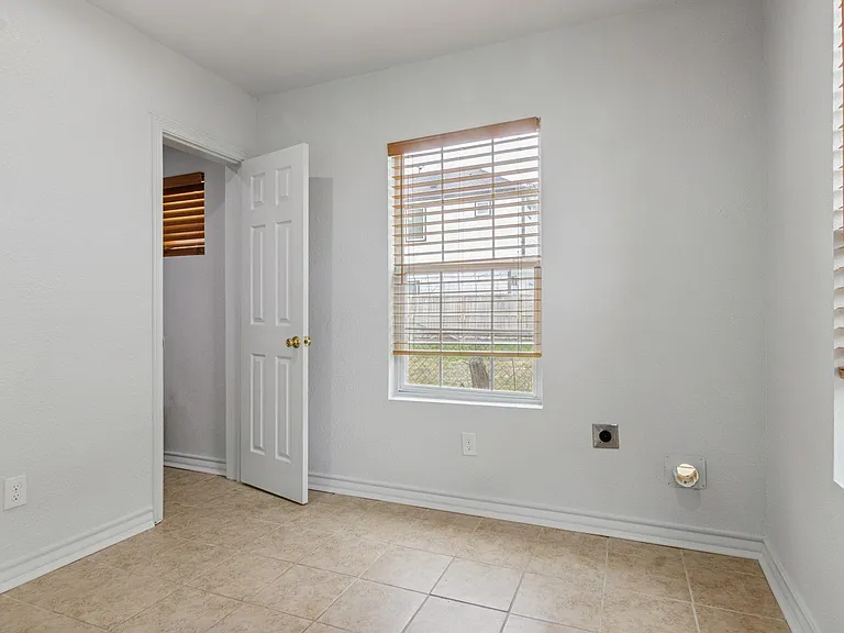 4505 Cochran St — Photo 22