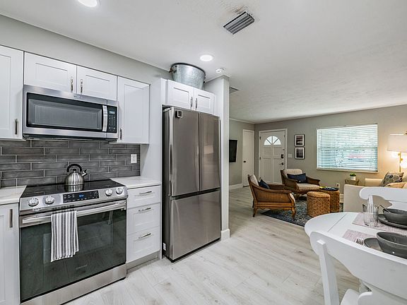 4th image of 1158 7th St S #B