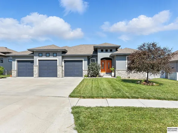 12717 S 77th St, Papillion, NE 68046