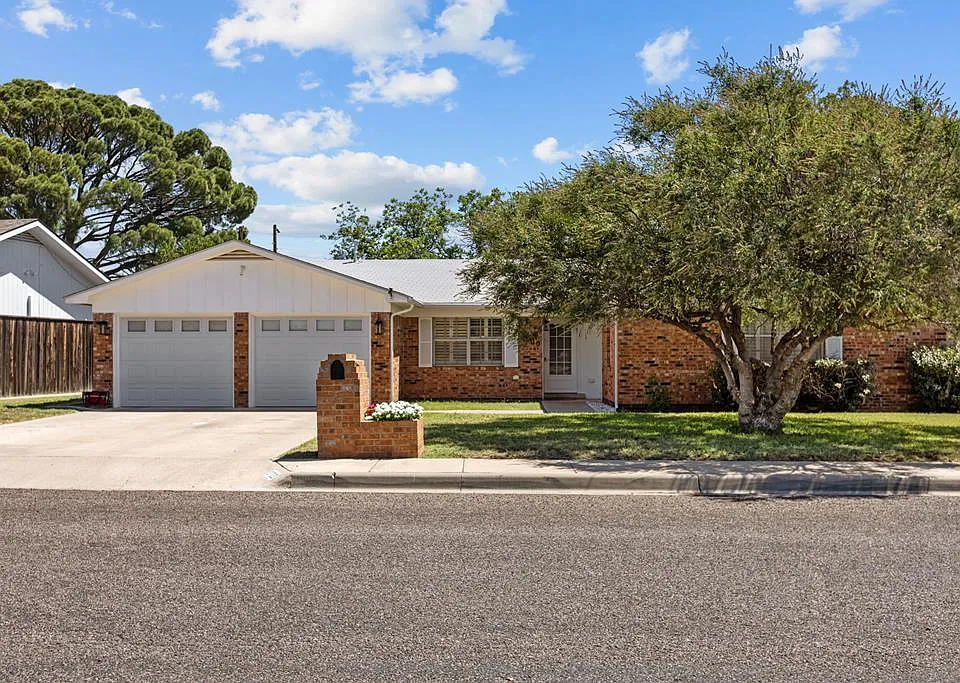 3700 Fairmont Dr