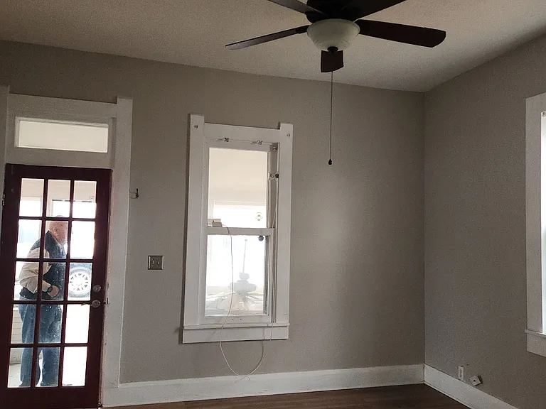 211 E Harrison St — Photo 3