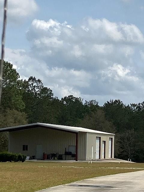 2nd image of 340 Arrowhead Ln