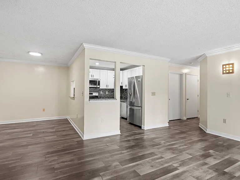 24 Amberly Ct #0 — Photo 2