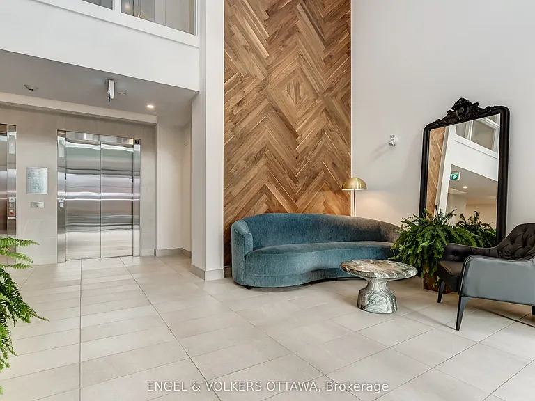 280 Crichton St #302 — Photo 6