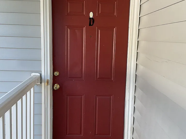 124 W Victoria Ct — Photo 17