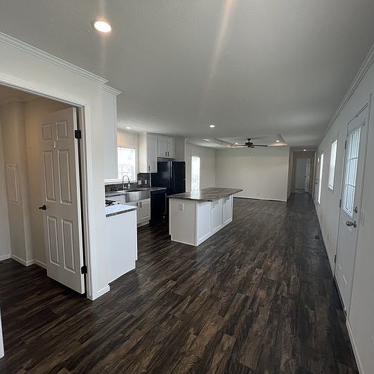1st image of 7729 Kirkwood Dr #70