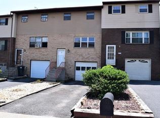 1704 Barrett Dr, Bethlehem, PA 18017