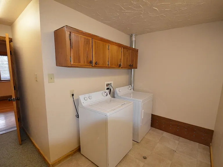 471 High Point Dr — Photo 6