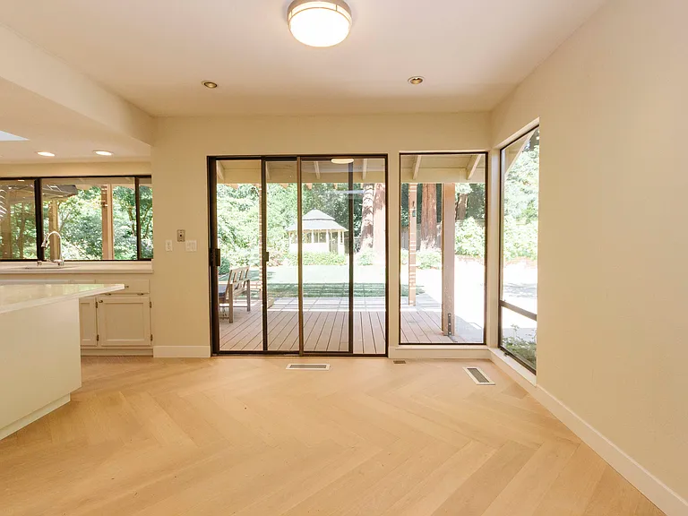 955 Kelley Ct — Photo 12