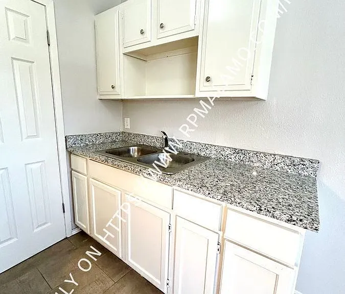 643 W Summit Ave #12 — Photo 7