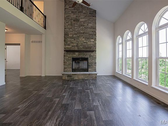 2nd image of 468 Cass Dr