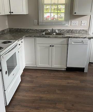 4th image of 511 Carolina Ave