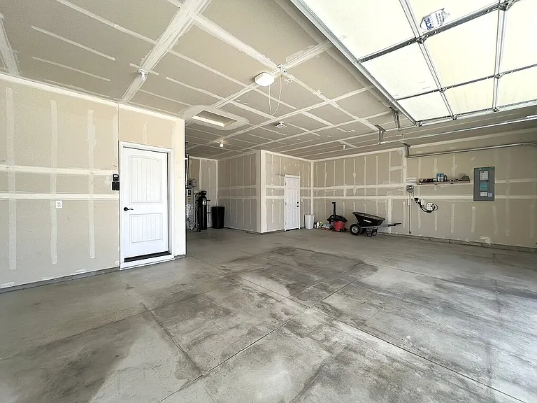 15136 N Fishing Creek Ave — Photo 45