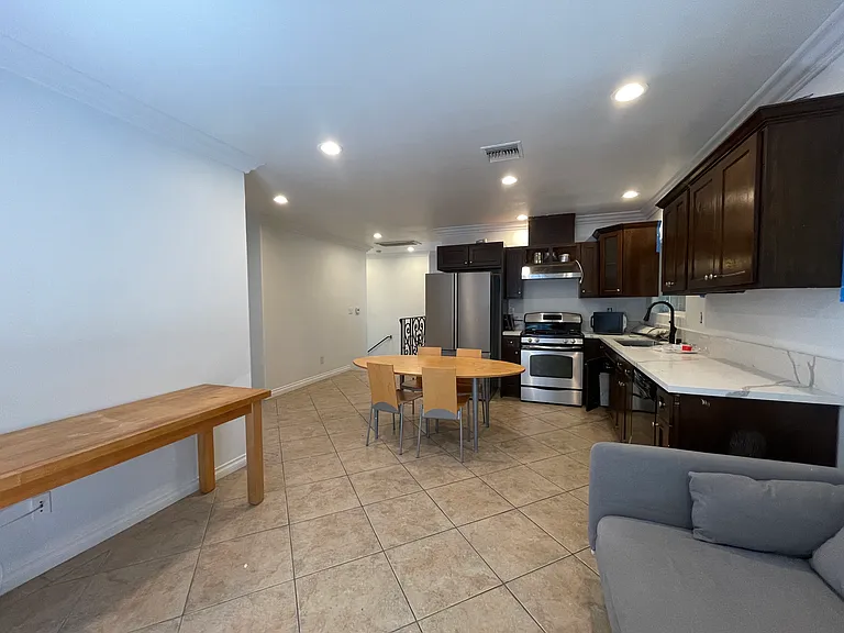 3435 S Catalina St #3 — Photo 14