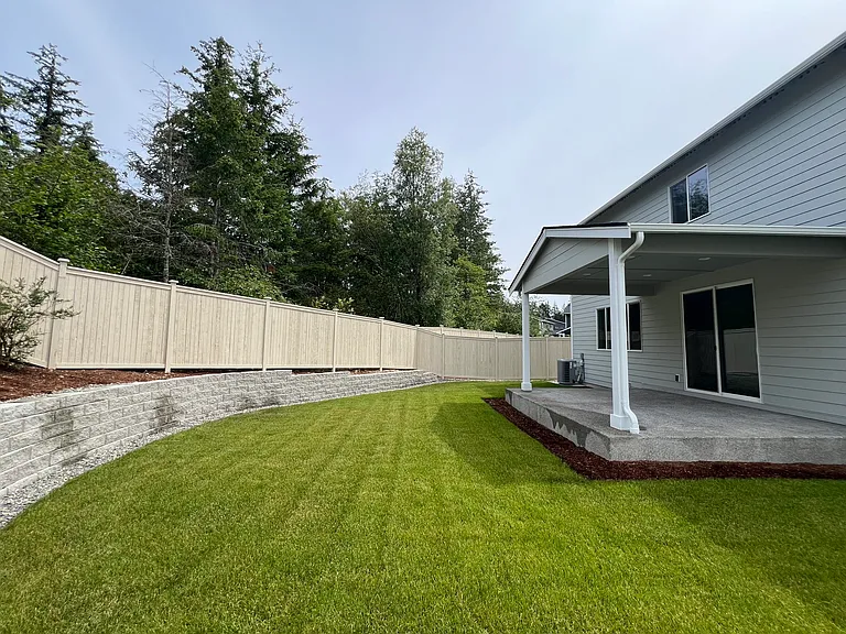 3028 Stephanie Loop NE — Photo 15