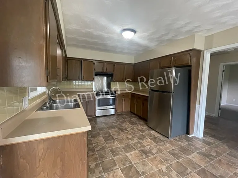 2749 W Buena Vista St — Photo 9