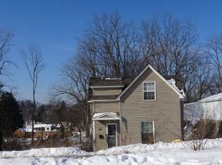 861 Emerald Ave NE, Grand Rapids, MI 49503