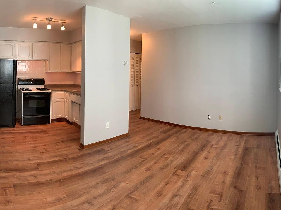 1st image of 500 W 28th St #3