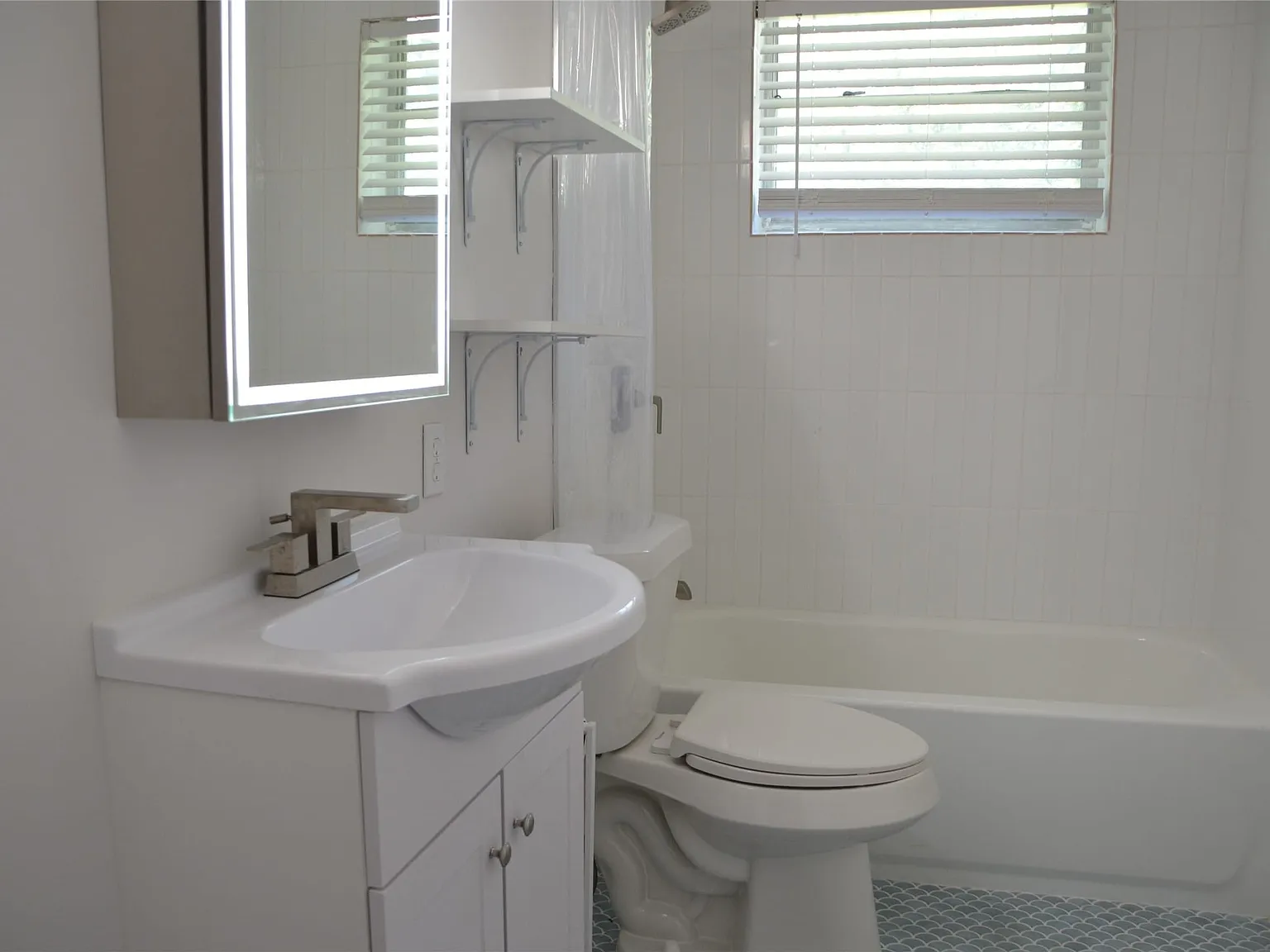 3 bed, 1.0 bath, 1200 sqft, $1,995 — Photo 4