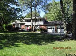 3 Gretel Ter, Ballston Lake, NY 12019