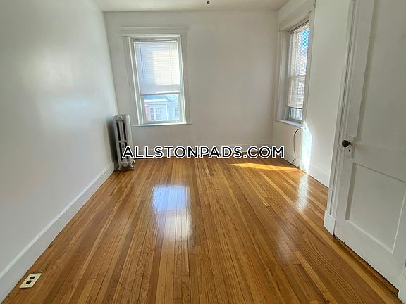 4th image of 4 Price Rd APT 7