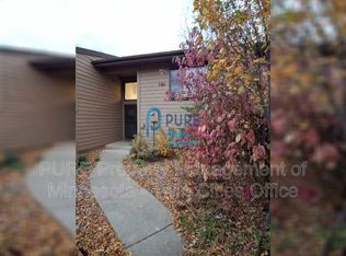 218 W Eagle Lake Dr, Maple Grove, MN 55369