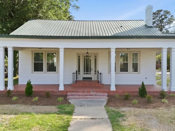 611 W Pearsall St #611, Dunn, NC 28334