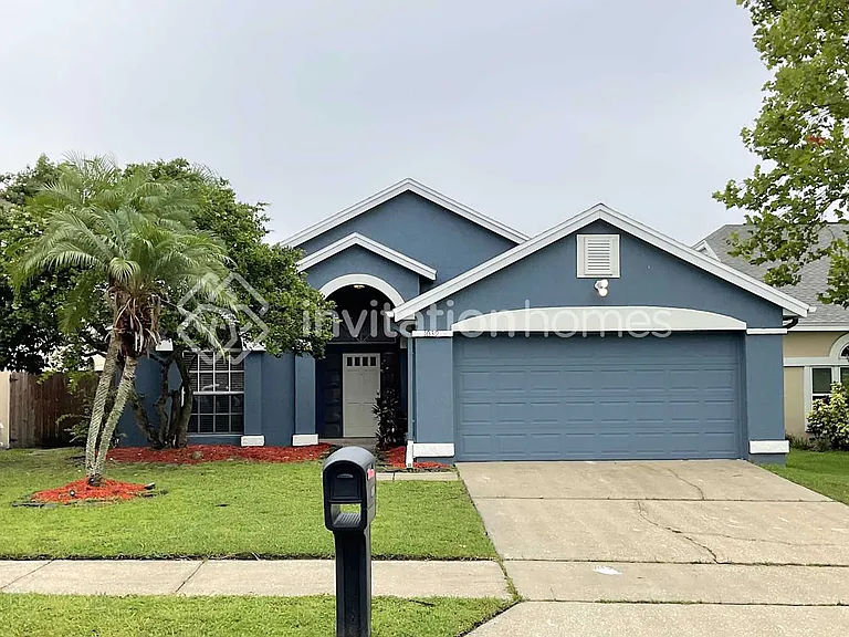1039 Whittier Cir — Photo 1