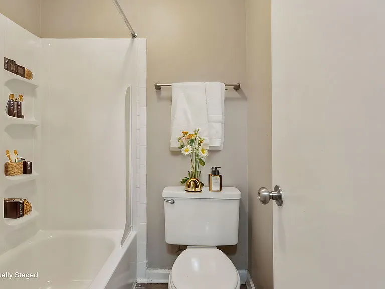 Applewood At The Cove Apartments — Photo 19