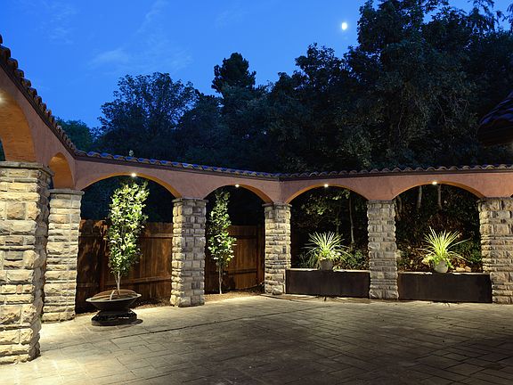 Backyard Arches/Lights