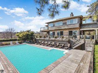 32 S Beach Rd, Southampton, NY 11968