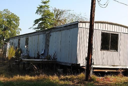 2nd image of 174 Cox Rd