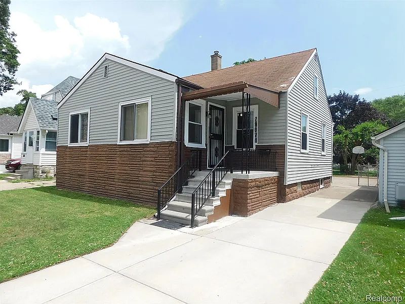 1st image of 23074 Hazelwood Ave