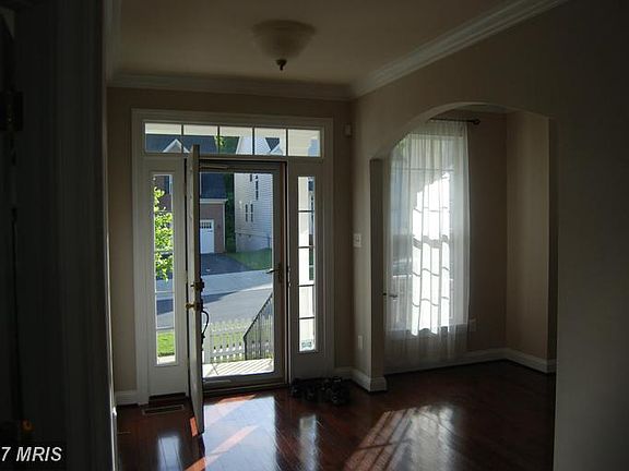 2nd image of 23025 Sycamore Farm Dr