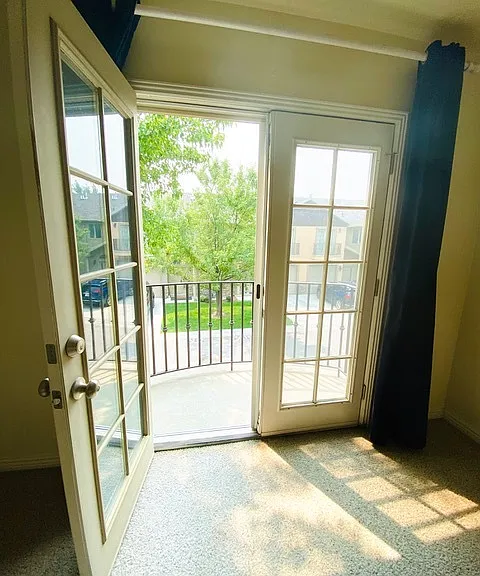 271 E Ailee Ln — Photo 7