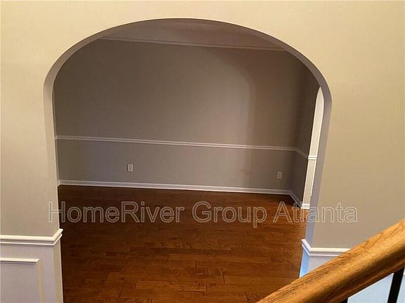 4th image of 501 Camano Way