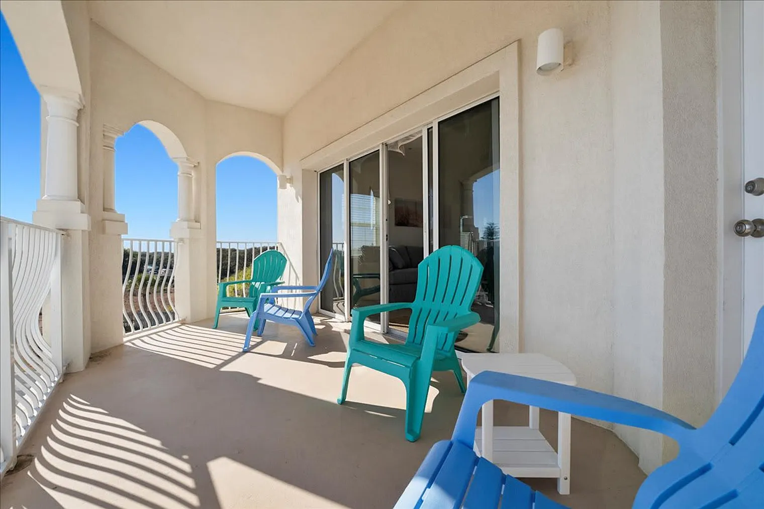 3 bed, 2.0 bath, 1517 sqft, $3,120 — Photo 4