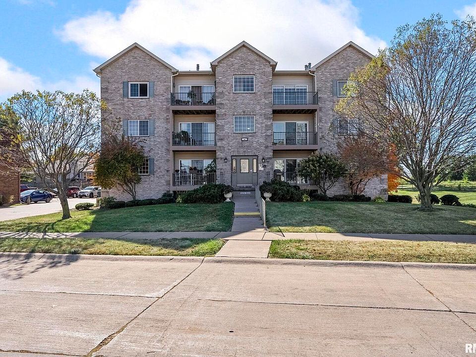 1st image of 3112 Holiday Ct #12