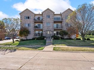 3112 Holiday Ct #12, Bettendorf, IA 52722