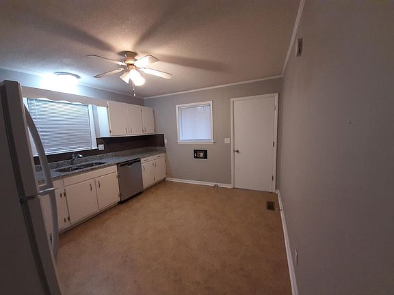 5th image of 270 Vreeland St #270