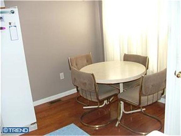 4th image of 107 McMullen Cir
