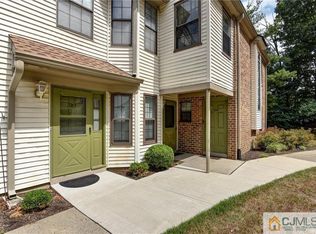 2213 Bayhead Dr, Parlin, NJ 08859