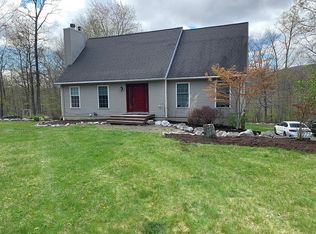 373 Quannacut Rd, Shawangunk, NY 12566