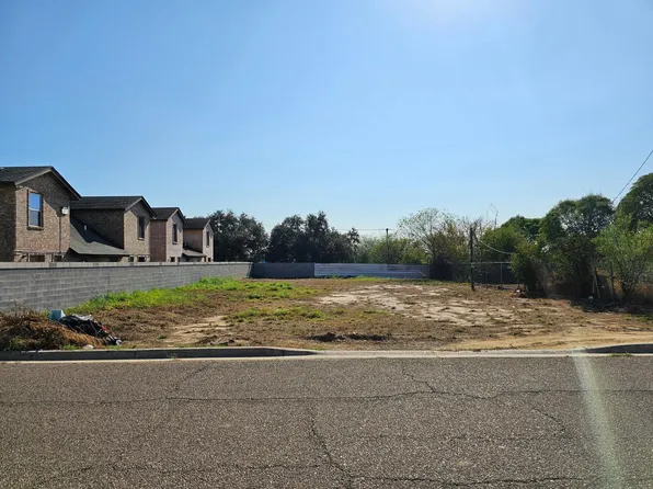 1919 Hall St, Laredo, TX 78046