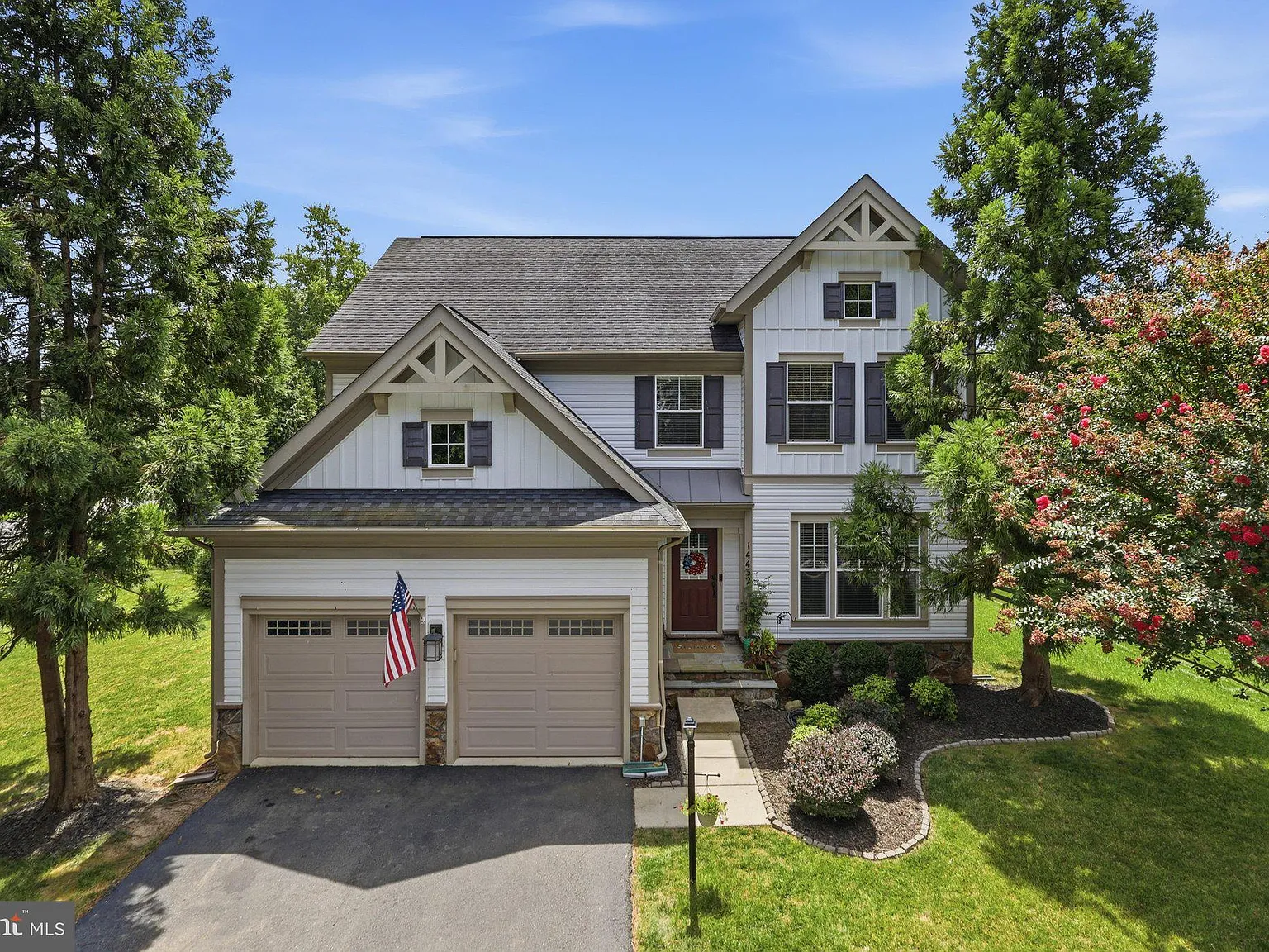 5 bed, 3.5 bath, 3577 sqft, $4,300 — Photo 3
