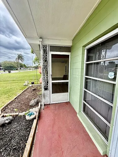 1004 George St Photo 1