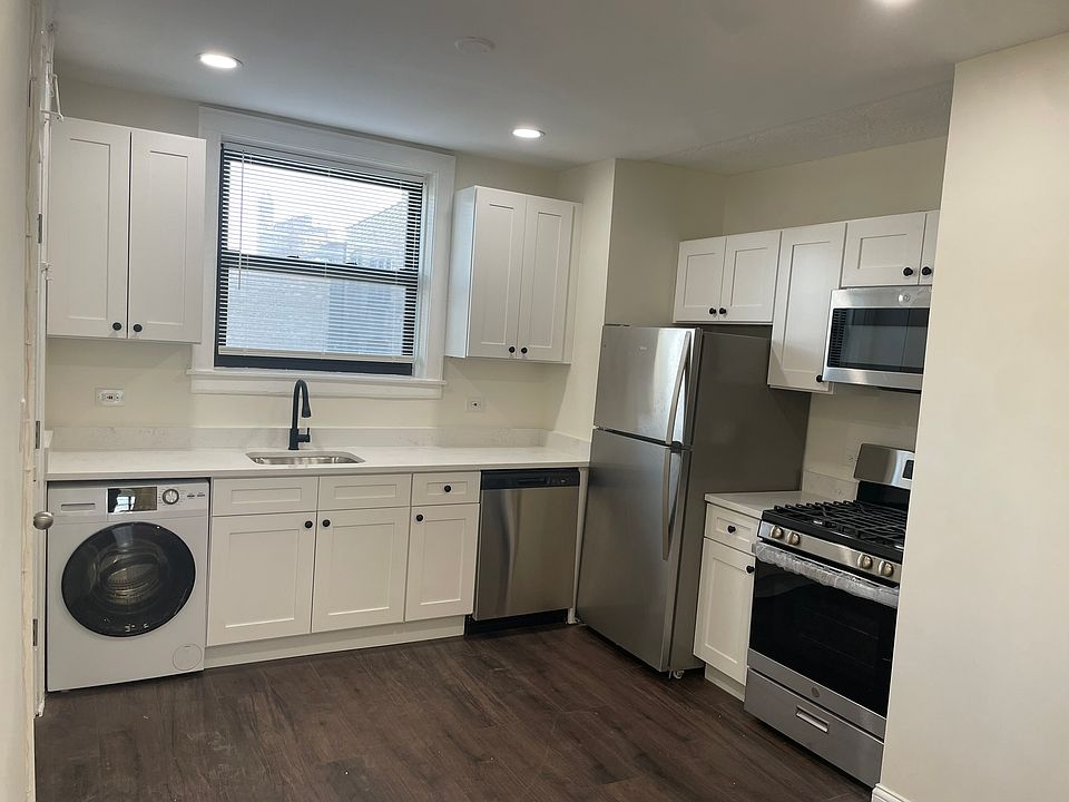 1st image of 5509.5 N Lincoln Ave #3S