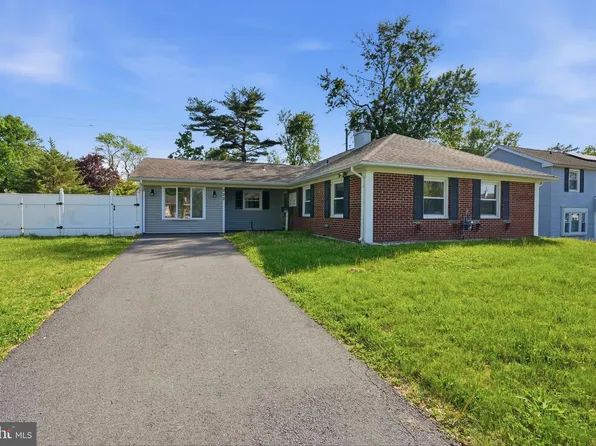 222 Pageant Ln, Willingboro, NJ 08046