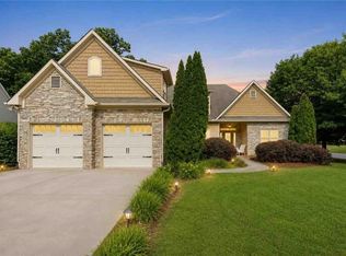 17 Maple Grove Dr, Adairsville, GA 30103