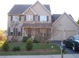 414 Woodhall Dr, Willow Street, PA 17584